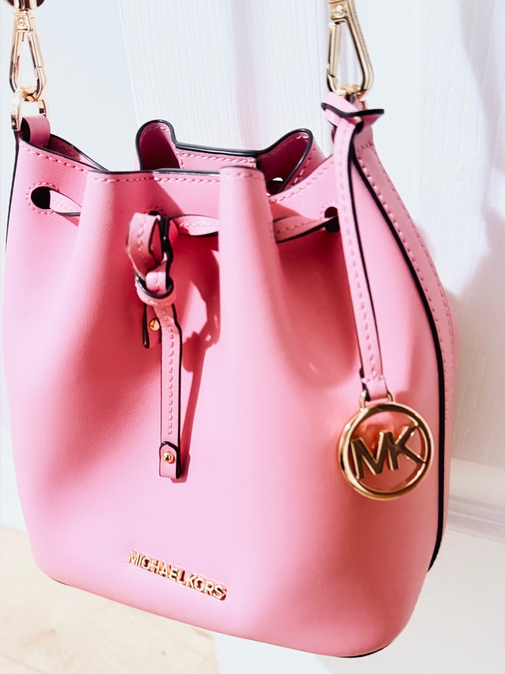 Michael Kors Pink Leather Bucket Bag - Picture 2 of 6